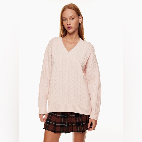 Aritzia Sunday best Peggy v neck sweater XXS - whisper white - Picture 2 of 5